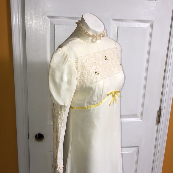 Vintage 1970’s Victorian Style Dress Gown - Picture 6 of 6